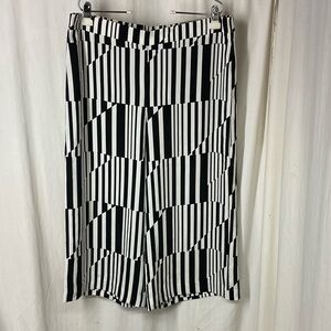 NEW Chico’s 3 XL Black White Splitting Stripe Wide Crop Pants Ultimate Fit NWT